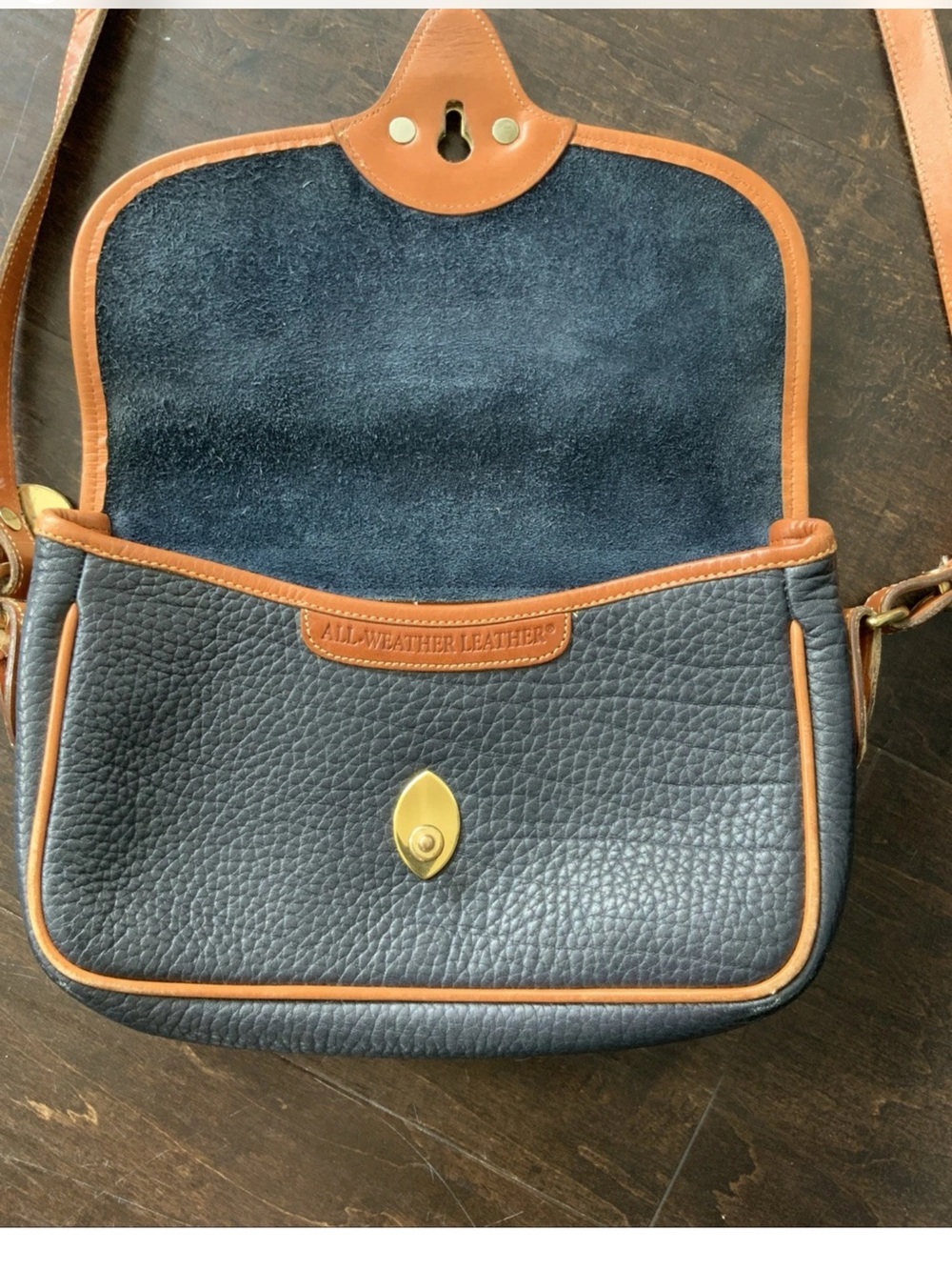 Dooney & Bourke Vintage All-Weather Leather Crossbody Bag Navy Tan USA Made - Picture 3 of 11